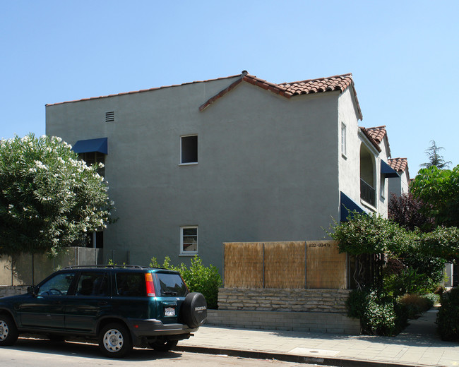 832 N Sweetzer Ave in West Hollywood, CA - Building Photo - Building Photo