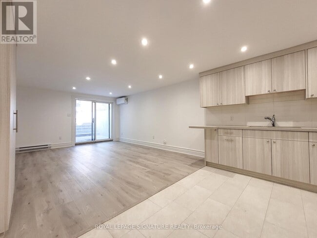 18 Coxwell Ave in Toronto, ON - Building Photo - Building Photo