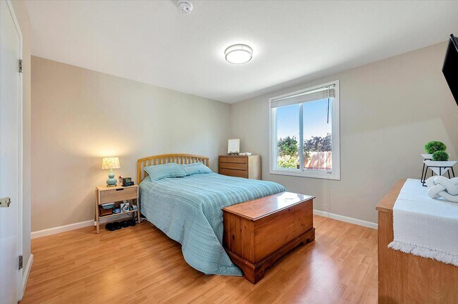 813 Skyline Dr photo'