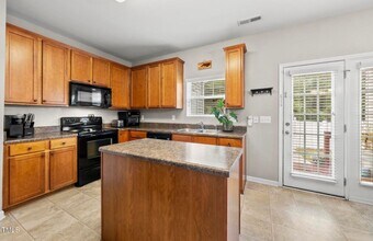 619 Laurens Way in Knightdale, NC - Building Photo - Building Photo
