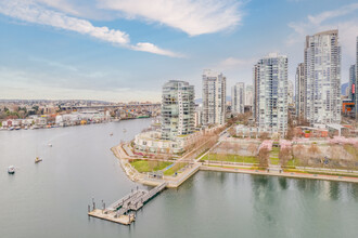 The Erickson in Vancouver, BC - Building Photo - Building Photo