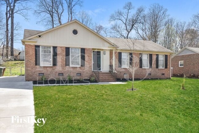 3411 Londonderry Dr in Greensboro, NC - Building Photo - Building Photo