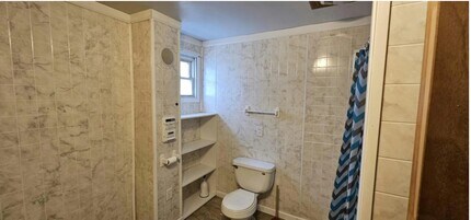 11 Moor St, Unit 2 in Waterville, ME - Building Photo - Building Photo