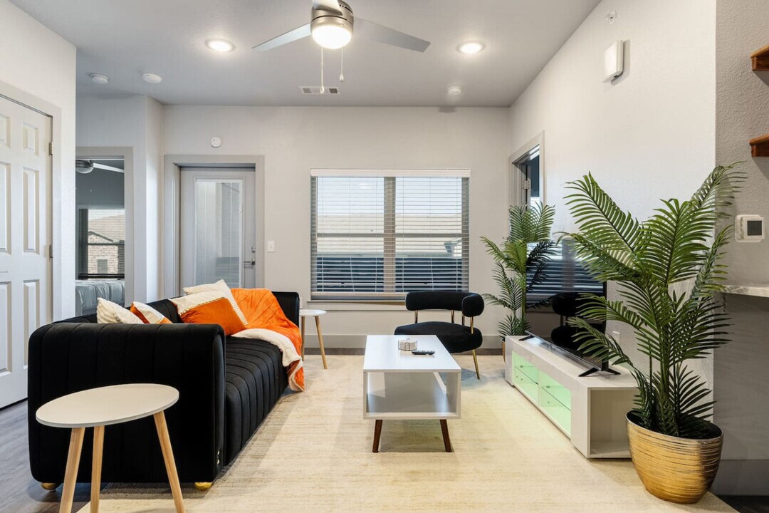 3930 Westcliff Rd in Grand Prairie, TX - Building Photo