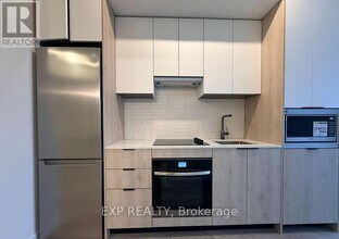 1007 The Queensway in Toronto, ON - Building Photo - Building Photo