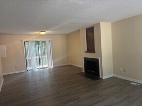 204 Virginia Pl in Cary, NC - Foto de edificio - Building Photo