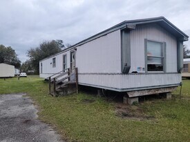 472 Ruben Wells Rd in Hinesville, GA - Building Photo