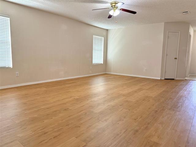 932 White Dove Dr in Arlington, TX - Building Photo - Building Photo