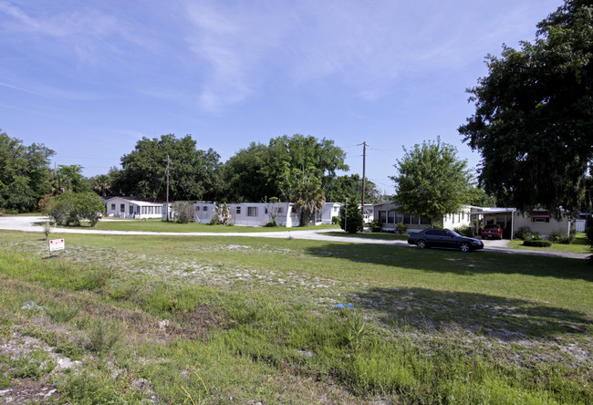 Briarwood Mobile Home Park in Titusville, FL - Building Photo - Building Photo