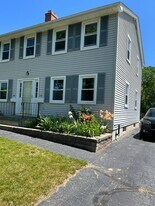 132 Ring Dr in Groton, CT - Building Photo
