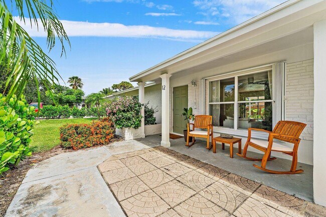 12 Pineview Rd in Jupiter, FL - Building Photo - Building Photo