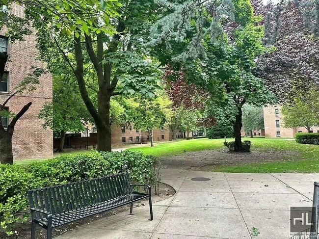 72 ROAD in Queens, NY - Building Photo - Building Photo