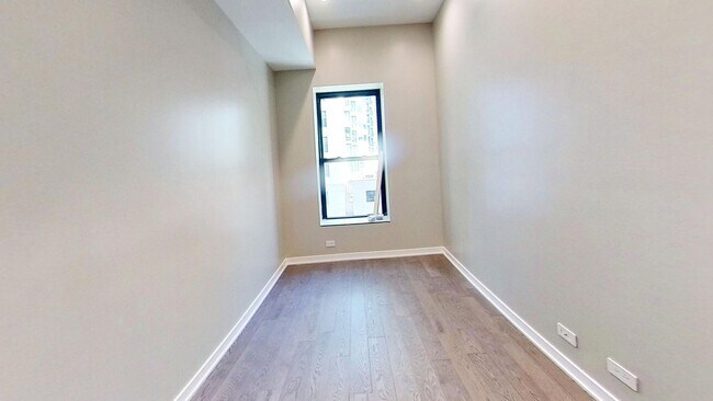 670 N Clark St in Chicago, IL - Building Photo - Building Photo