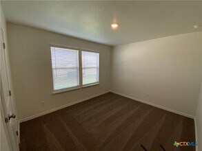 212 Hemp Hl in Jarrell, TX - Building Photo - Building Photo