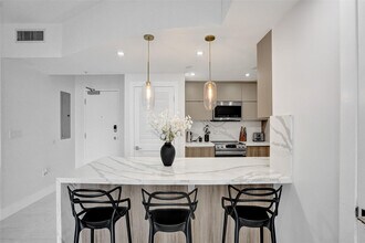 3000 NE 188th St in Aventura, FL - Building Photo - Building Photo