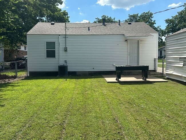 1421 N Oklahoma Ave in Shawnee, OK - Building Photo - Building Photo