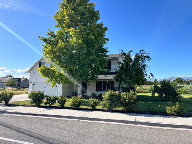 property at 2668 W 620 N