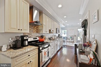 803 9th St NE in Washington, DC - Building Photo - Building Photo