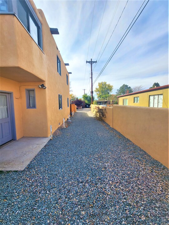 121 Fiesta St, Unit House in Santa Fe, NM - Building Photo