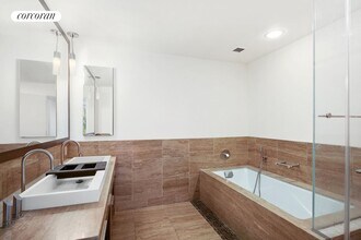 250 E 53rd St in New York, NY - Building Photo - Building Photo