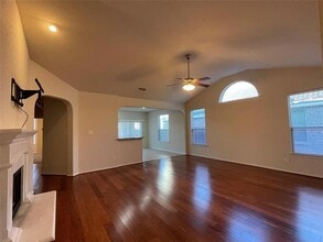 1236 Woodbine Cliff Dr in Fort Worth, TX - Building Photo - Building Photo