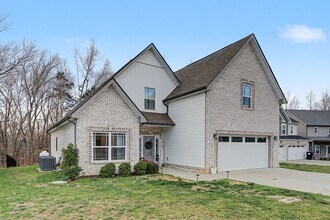 1042 Brightwood Ct in Clarksville, TN - Building Photo - Building Photo