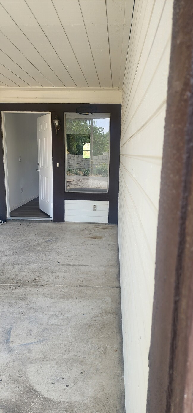10240 56th St in Jurupa Valley, CA - Building Photo - Building Photo