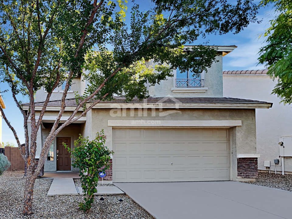 17541 W Mandalay Ln in Surprise, AZ - Foto de edificio