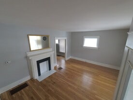 1032 W 30th St, Unit 1032 W 30th