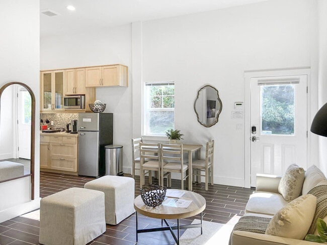 3355 Saratoga Rd in Langley, WA - Building Photo - Building Photo