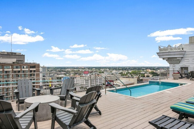 925 Common St, Unit ID1266905P in New Orleans, LA - Foto de edificio - Building Photo