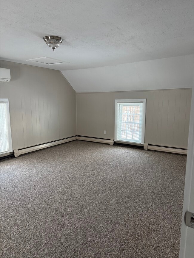8 Alto Rd, Unit C Rear in Burlington, CT - Building Photo - Building Photo