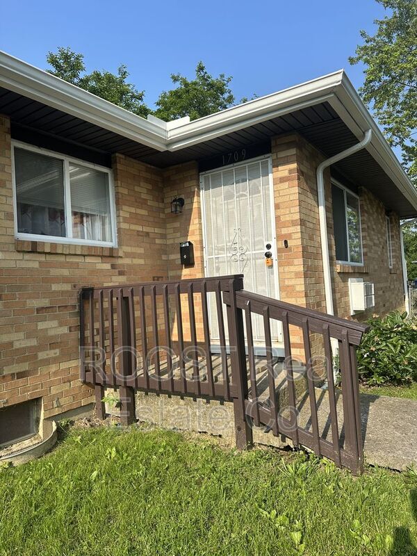 property at 1709 Elaine Rd
