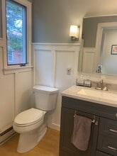 52 Front St, Unit #2 in Beverly, MA - Foto de edificio - Building Photo