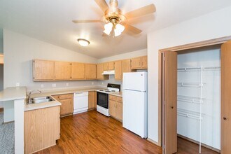 Charlotte Court Apartments in Antigo, WI - Building Photo - Building Photo