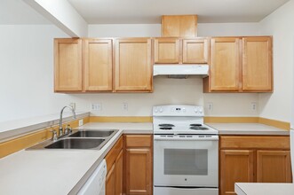 21403-21515-21515 12th Ave S in Des Moines, WA - Building Photo - Building Photo