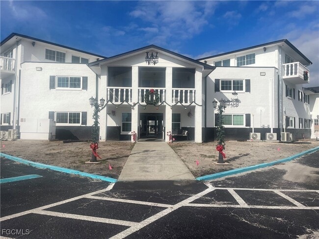 3706 Broadway in Ft. Myers, FL - Building Photo - Building Photo