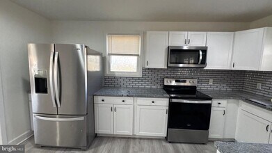 7631 Beach Dr in Pasadena, MD - Building Photo - Building Photo