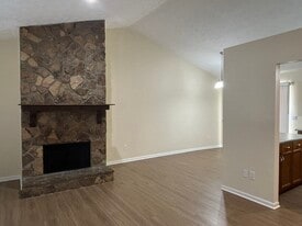 5538 Summer Ln in Atlanta, GA - Building Photo