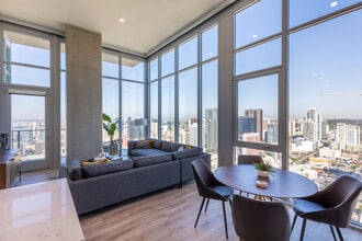 The Merian in San Diego, CA - Foto de edificio - Interior Photo