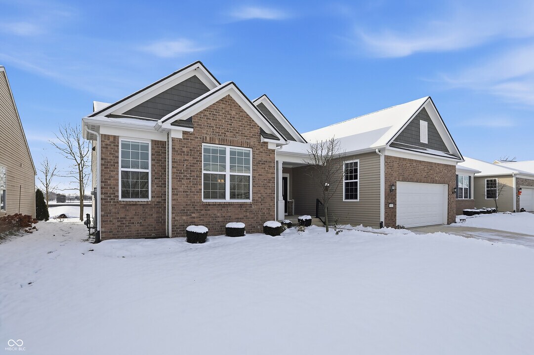 16067 Loire Valley Dr in Fishers, IN - Building Photo