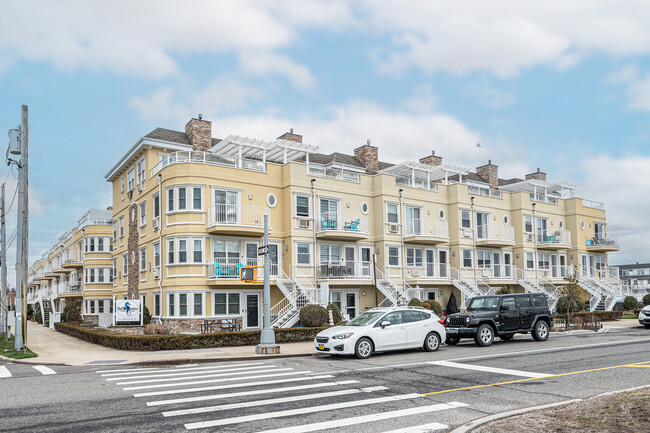 Bell Shores Condominium in Rockaway Park, NY - Building Photo - Building Photo