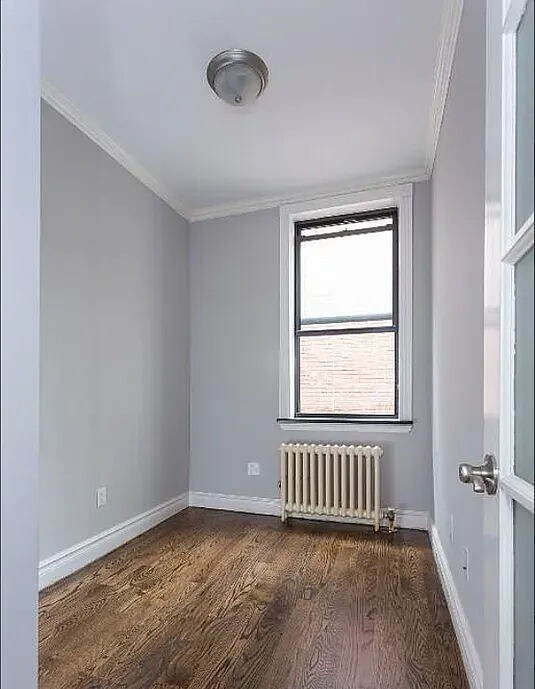 330 E 35th St in New York, NY - Building Photo