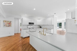 129 Oneck Ln in Westhampton Beach, NY - Building Photo - Building Photo