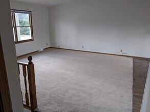 3027 Pleasant St NW, Unit 3027 in North Canton, OH - Foto de edificio - Building Photo