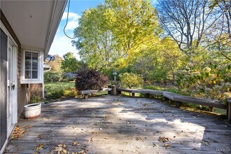 8178 Old Sunridge Dr in Manlius, NY - Foto de edificio - Building Photo