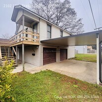 2102 13th St in Port Neches, TX - Building Photo