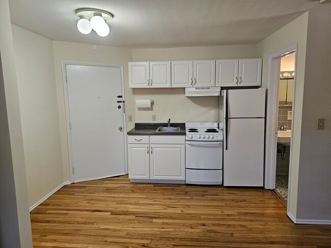 376 Probasco St, Unit 8 in Cincinnati, OH - Foto de edificio - Building Photo