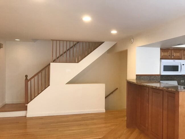320 Inverrary Ln in Deerfield, IL - Building Photo - Building Photo