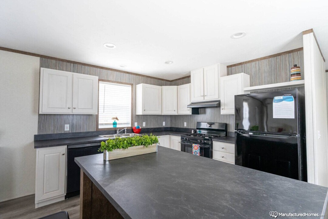 808 Stanley St in Logansport, IN - Building Photo